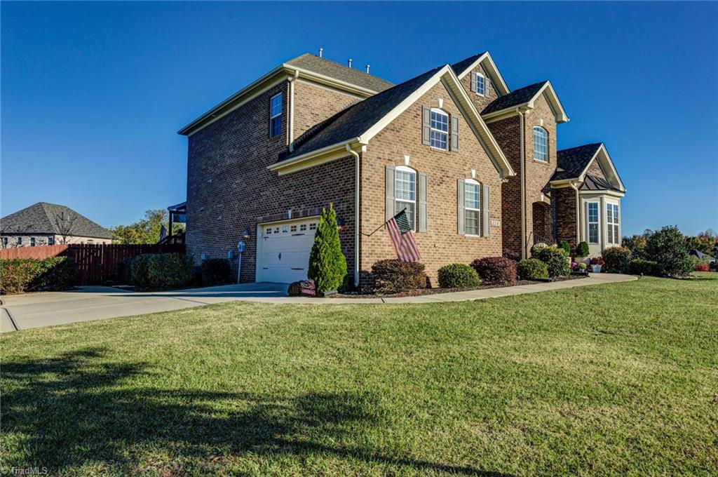 8514 Julina Drive Oak Ridge, NC 27310 - Photo 4 of 50