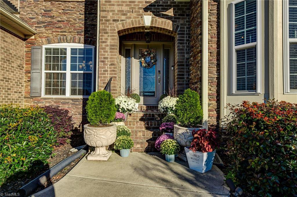8514 Julina Drive Oak Ridge, NC 27310 - Photo 5 of 50