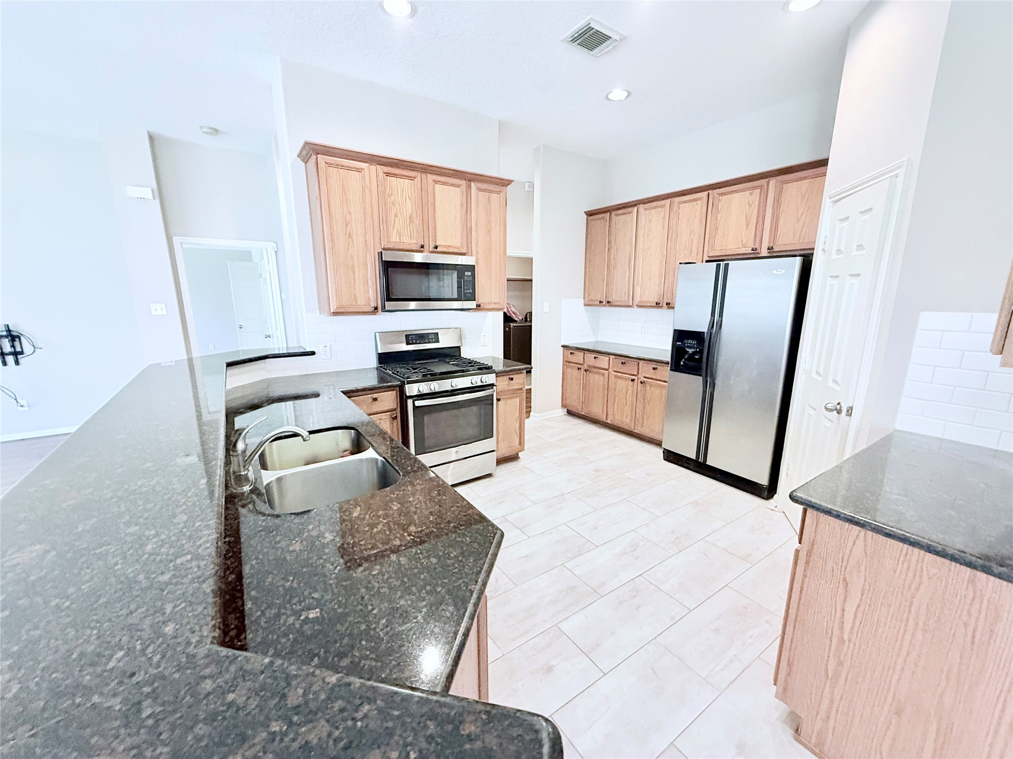 4010 Tigris Ridge Drive Katy, TX 77449 - Photo 10 of 34