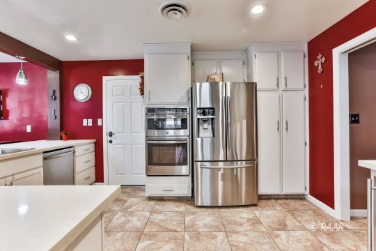 741 West Kevin Court Ridgecrest, CA 93555 - Photo 3 of 35