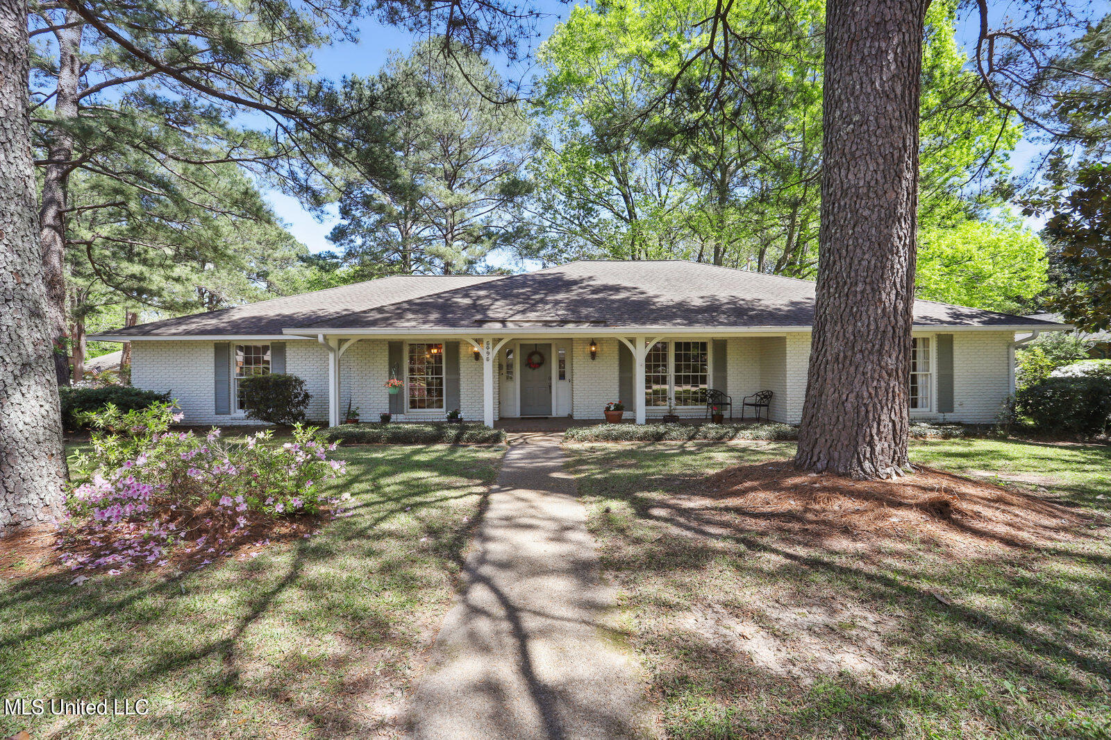 5495 Briarfield Road Jackson, MS 39211 - Photo 1 of 23 1