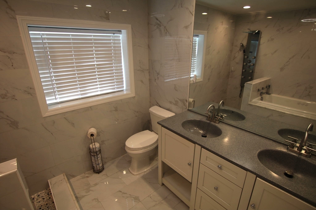 90 Oakwood Road Brimfield, MA 01010 - Photo 9 of 31 Gallery Image 9