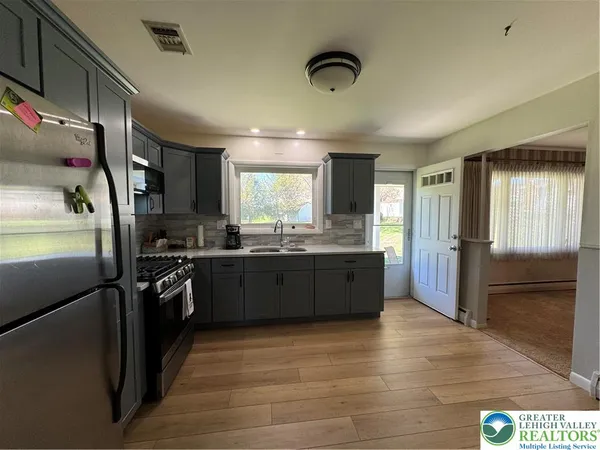 $360,000 | 1264 California Avenue, Whitehall, PA 18052