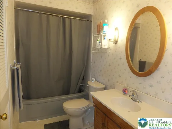 $360,000 | 1264 California Avenue, Whitehall, PA 18052