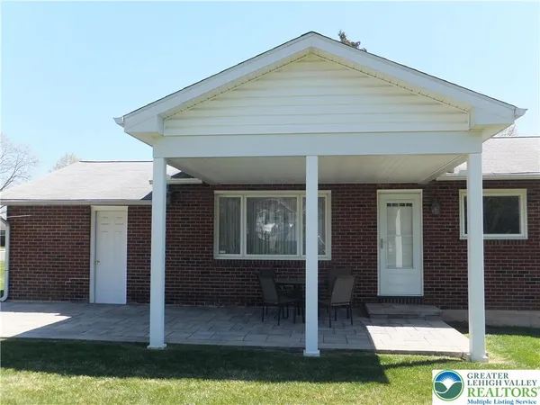 $360,000 | 1264 California Avenue, Whitehall, PA 18052