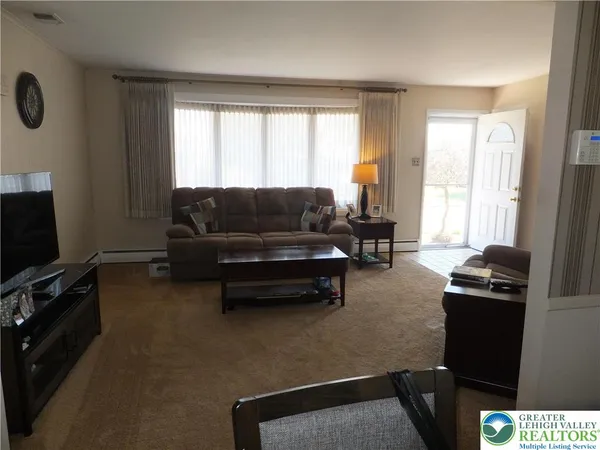 $360,000 | 1264 California Avenue, Whitehall, PA 18052