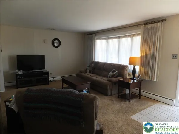 $360,000 | 1264 California Avenue, Whitehall, PA 18052