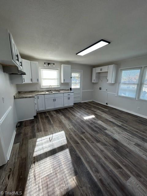 4020 Menfreya Court Winston-Salem, NC 27106 - Photo 12 of 16 Kitchen/ stove and refrigerator on its way