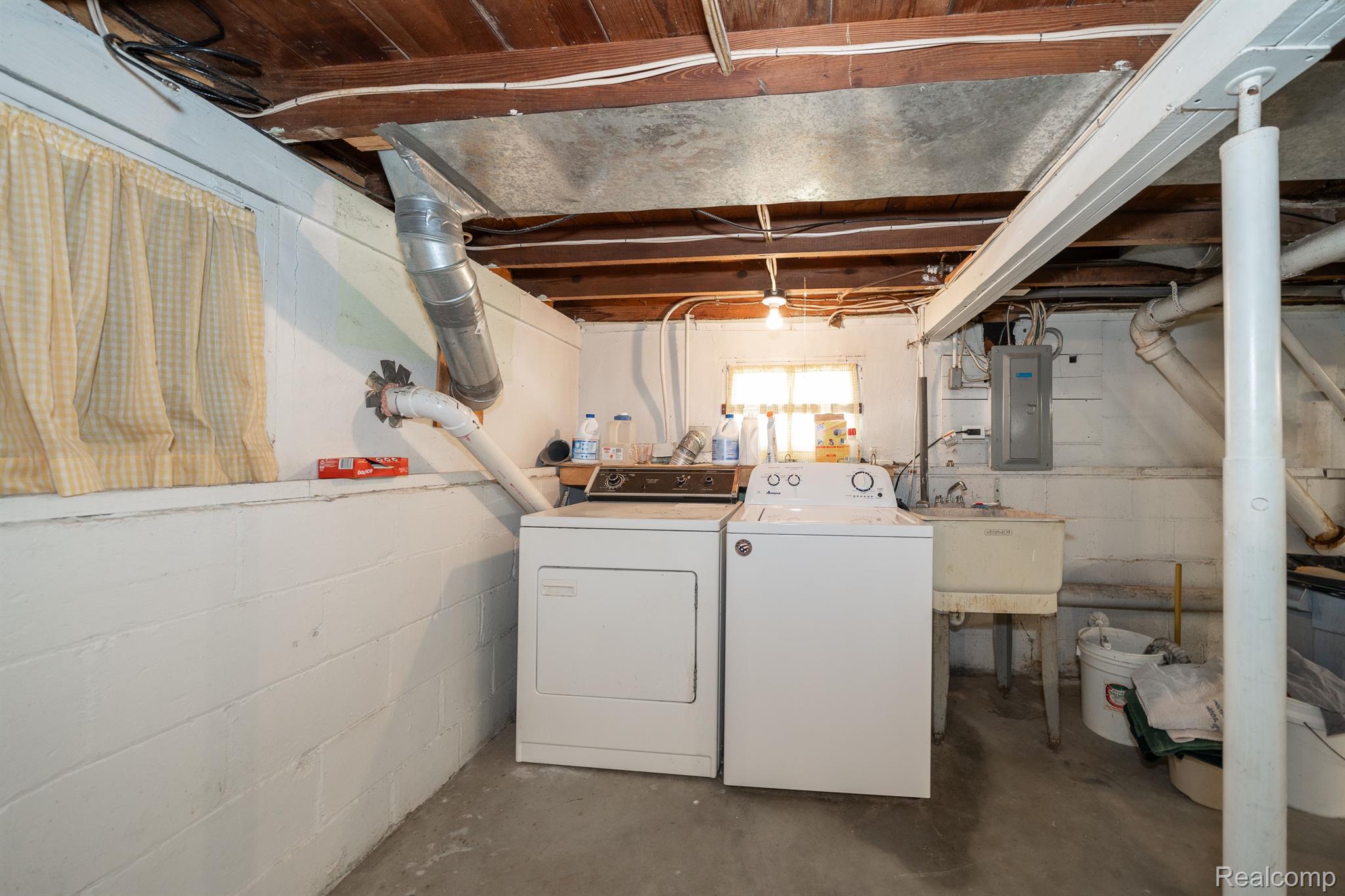 902 Trombley Road Troy, MI 48083 - Photo 22 of 33 Gallery Image 22