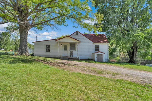 $200,000 | 1932 Reesedale Road, Elliston, VA 24087
