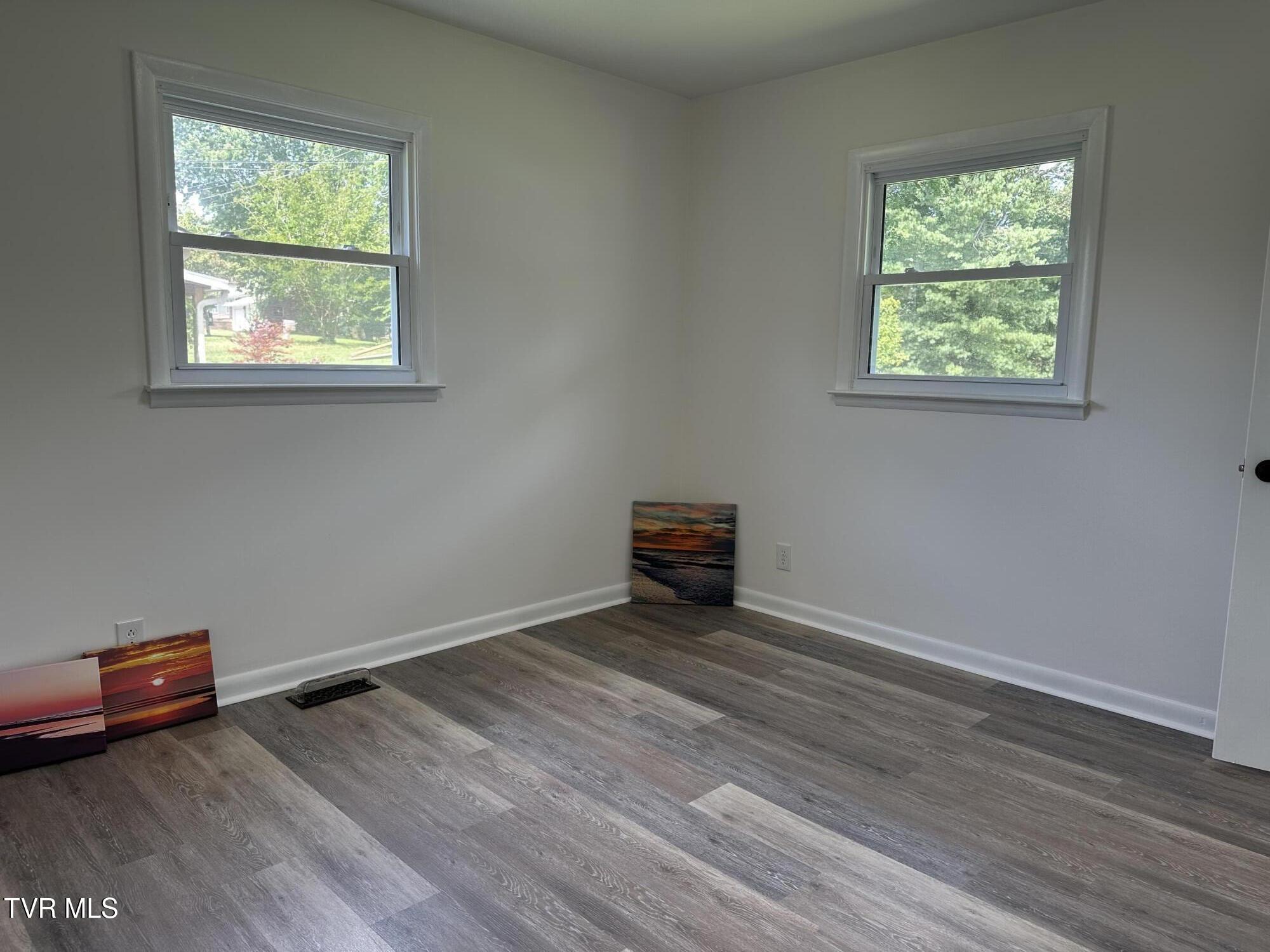 4617 Old Stage Road Kingsport, TN 37664 - Photo 13 of 122 MASTER WITH 1/2 BATH