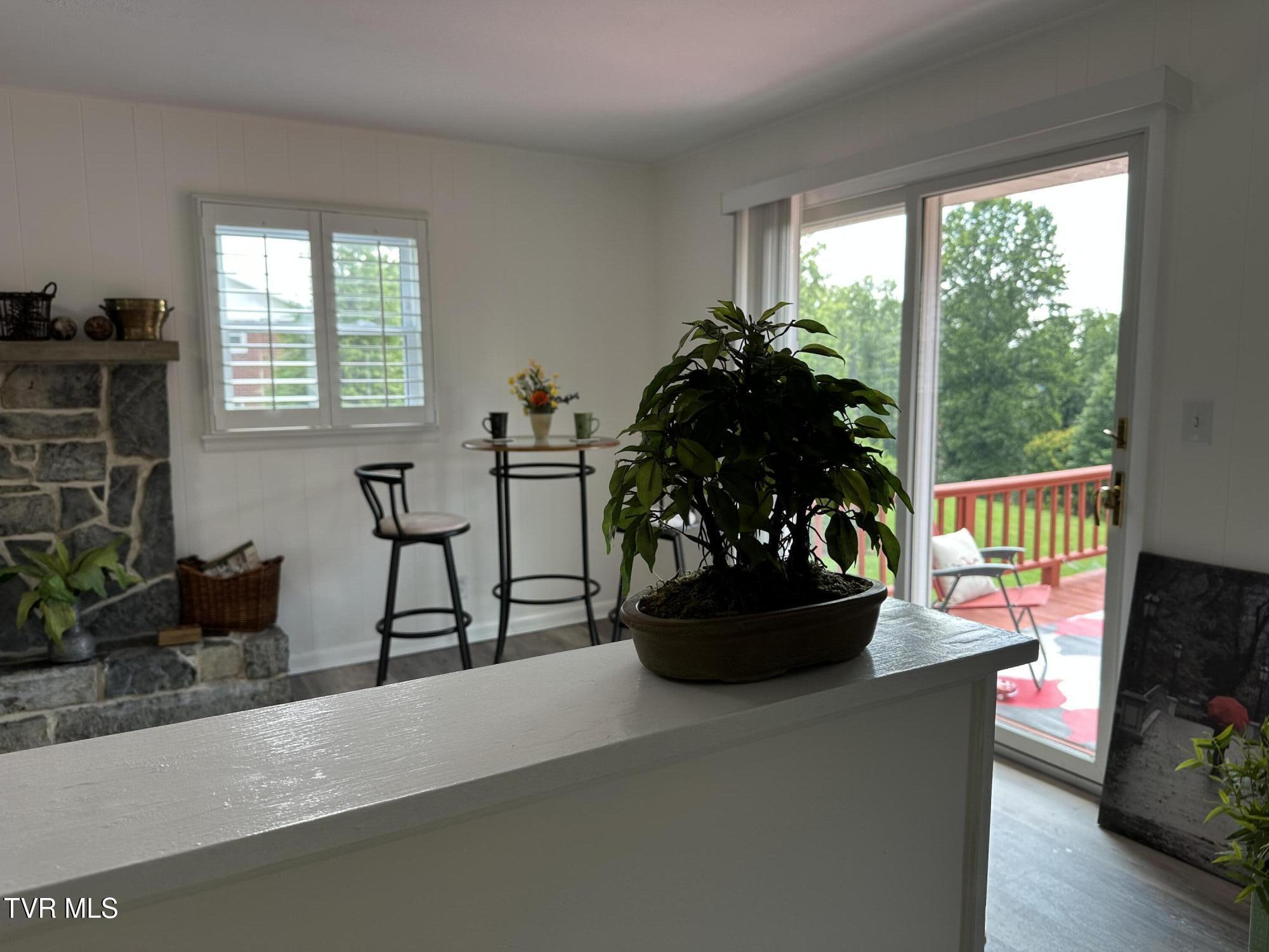 4617 Old Stage Road Kingsport, TN 37664 - Photo 53 of 122 Gathering room off kitchen