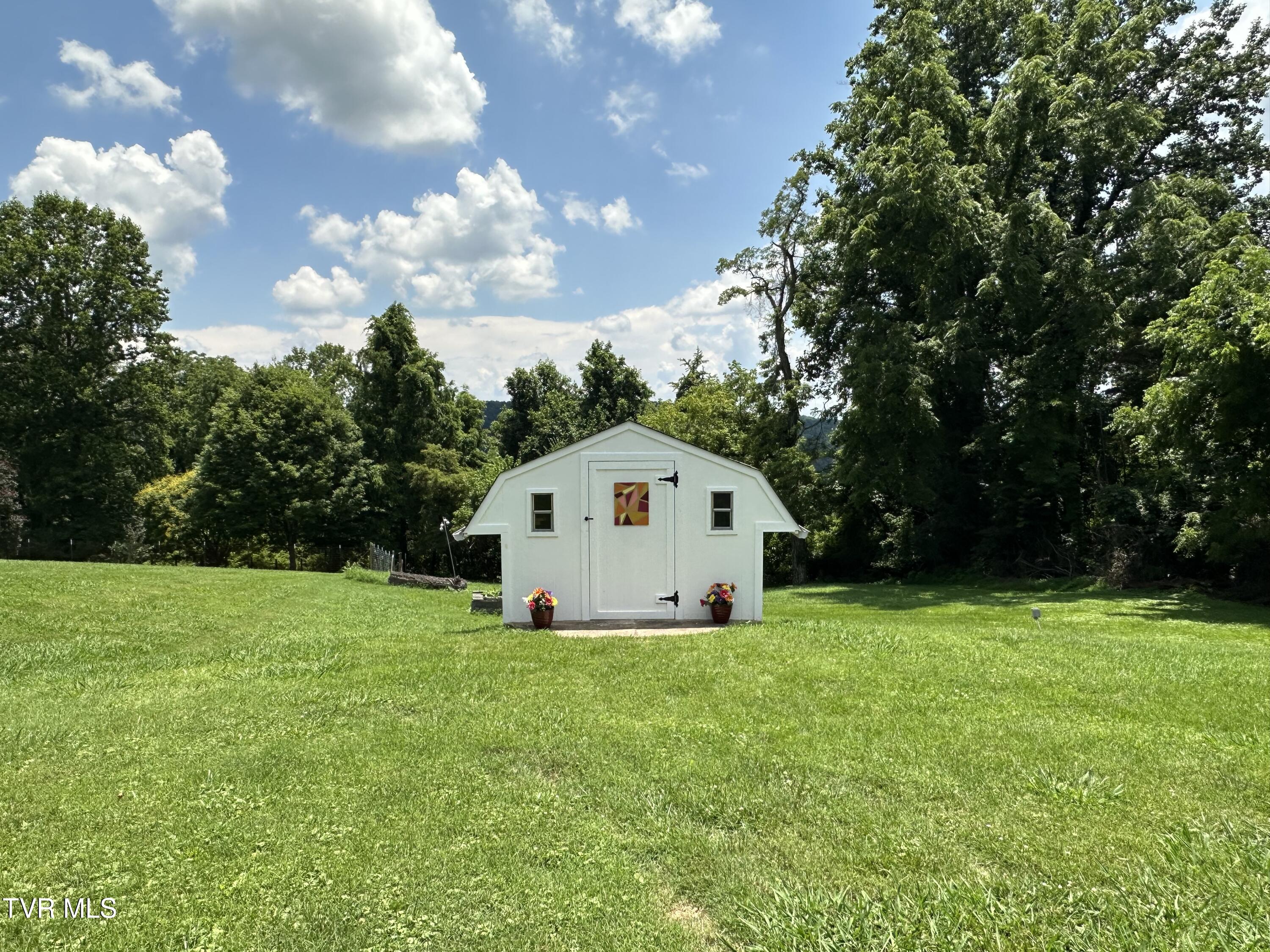 4617 Old Stage Road Kingsport, TN 37664 - Photo 80 of 122 Pretty she shack