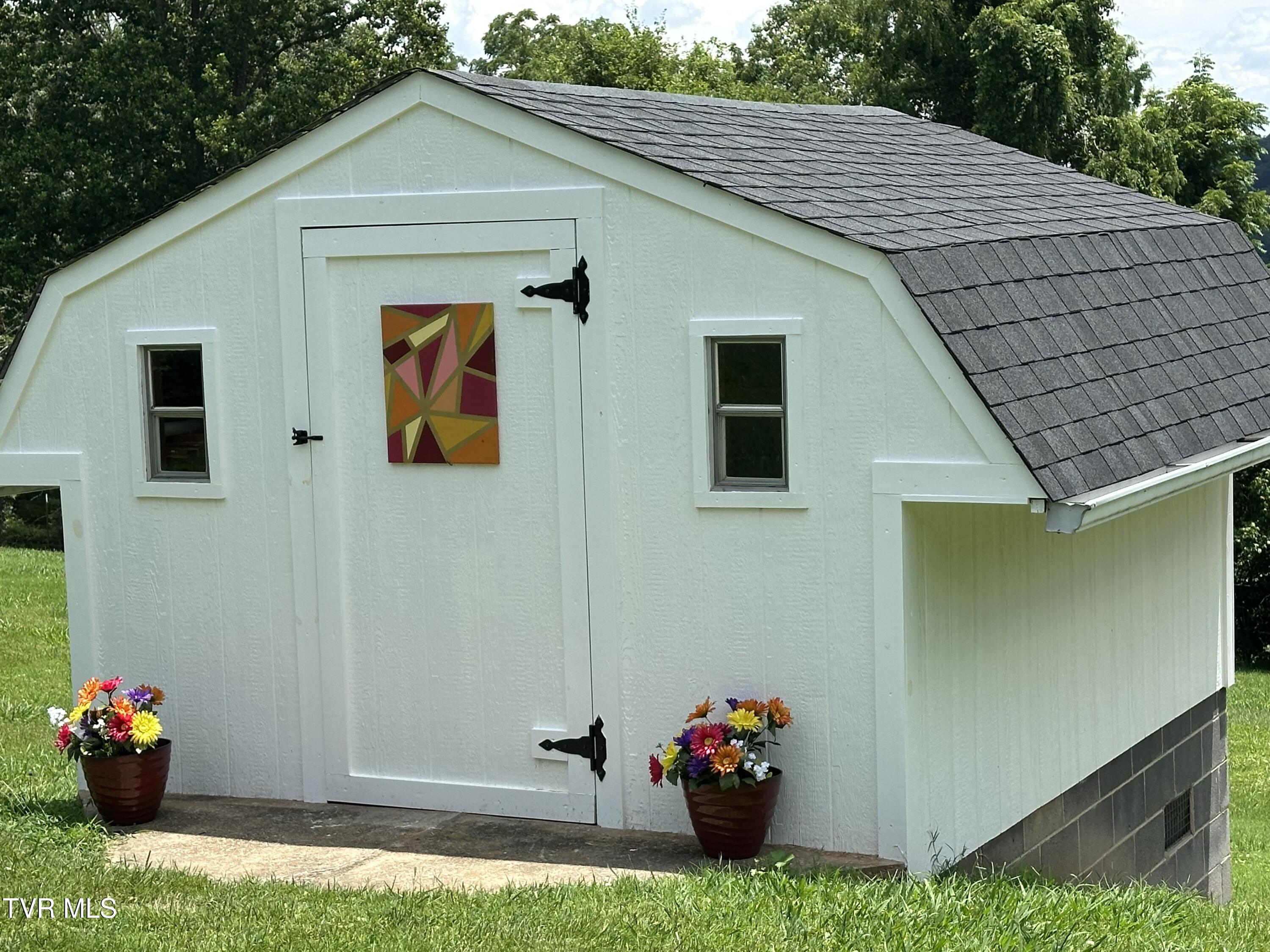 4617 Old Stage Road Kingsport, TN 37664 - Photo 89 of 122 PRETTY LITTLE SHED