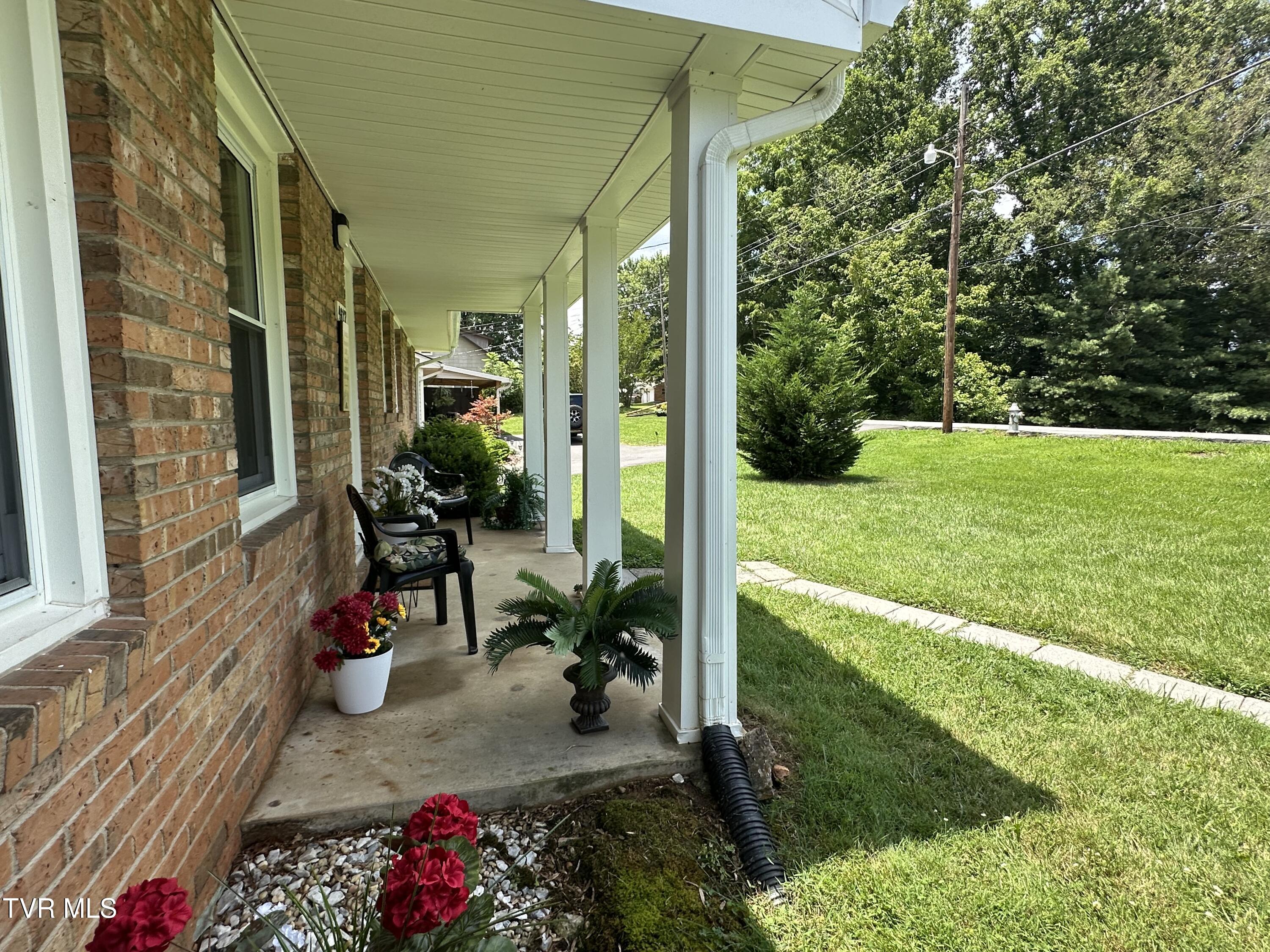 4617 Old Stage Road Kingsport, TN 37664 - Photo 91 of 122 COVERED FRONT PORCH