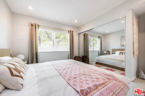 $818,000 | 445 Washington Boulevard, Unit 10, Marina del Rey, CA 90292