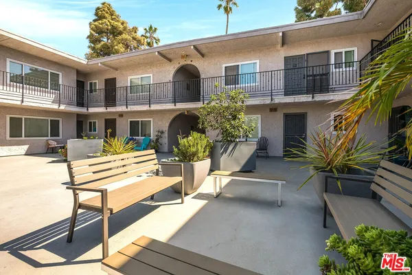 $818,000 | 445 Washington Boulevard, Unit 10, Marina del Rey, CA 90292