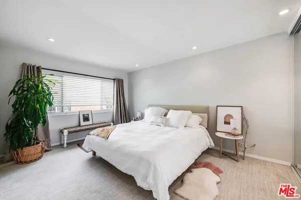 $818,000 | 445 Washington Boulevard, Unit 10, Marina del Rey, CA 90292