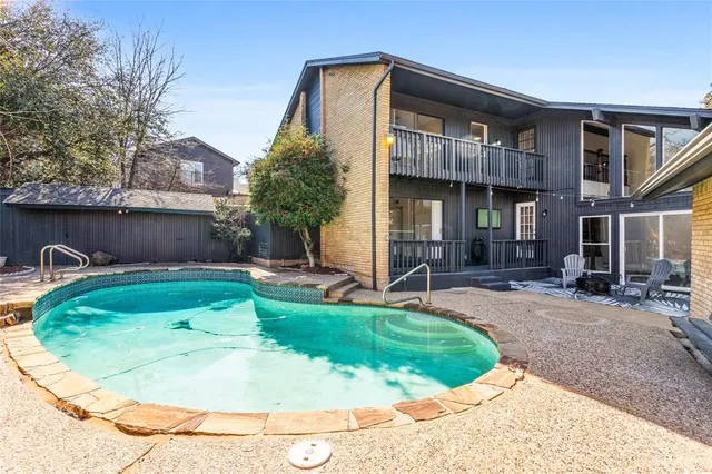 a house view with a outdoor space