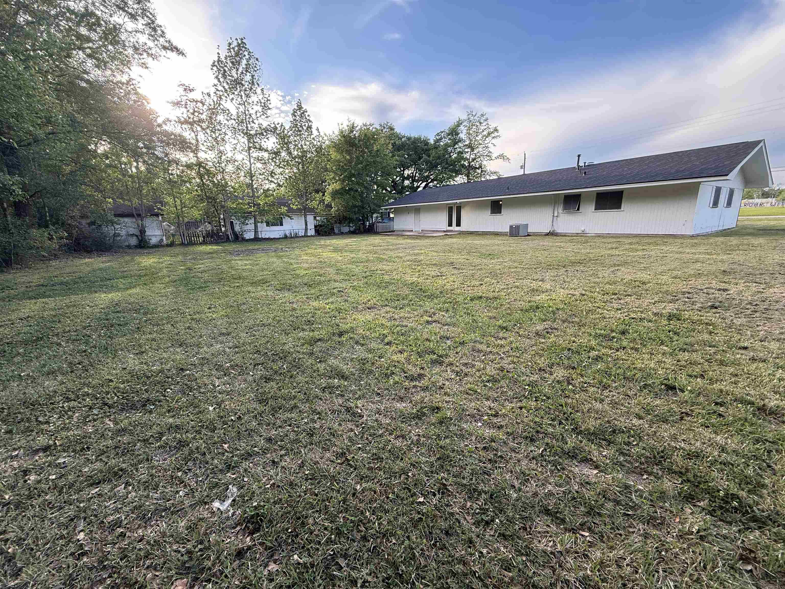 245 West Ave P Silsbee, TX 77656 - Photo 36 of 39