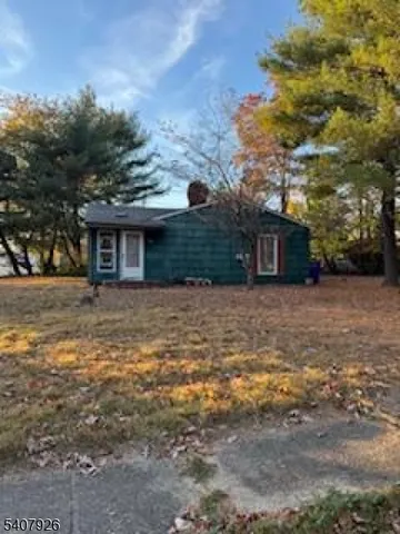 $379,900 | 20 Oak Hill Drive, Toms River, NJ 08753