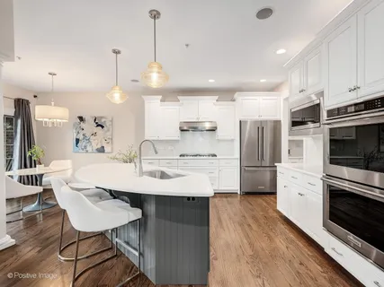 $975,000 | 431 Skipping Stone Lane, Hinsdale, IL 60521