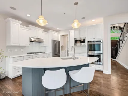 $975,000 | 431 Skipping Stone Lane, Hinsdale, IL 60521