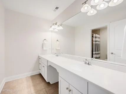 $975,000 | 431 Skipping Stone Lane, Hinsdale, IL 60521