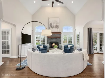 $975,000 | 431 Skipping Stone Lane, Hinsdale, IL 60521