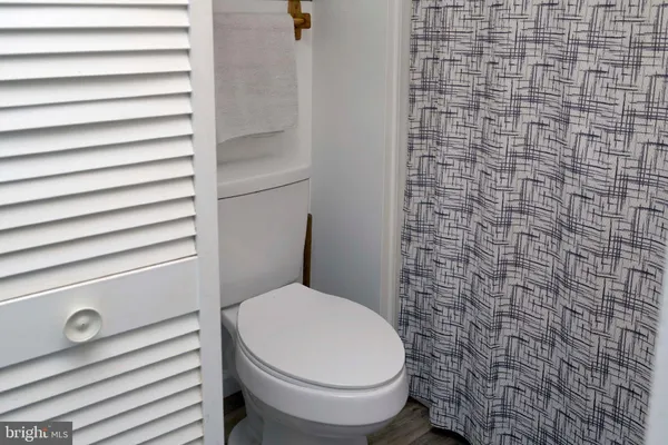 $159,999 | 25588 Shore Main Drive, Bloxom, VA 23308