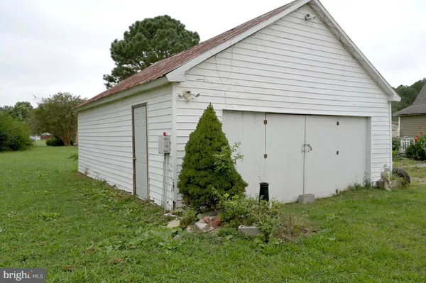 $159,999 | 25588 Shore Main Drive, Bloxom, VA 23308