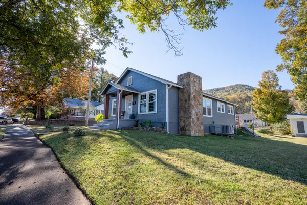 $339,900 | 618 Elm Avenue, South Pittsburg, TN 37380