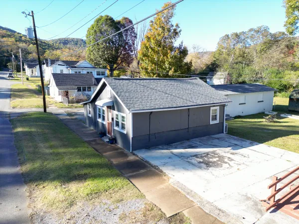 $339,900 | 618 Elm Avenue, South Pittsburg, TN 37380
