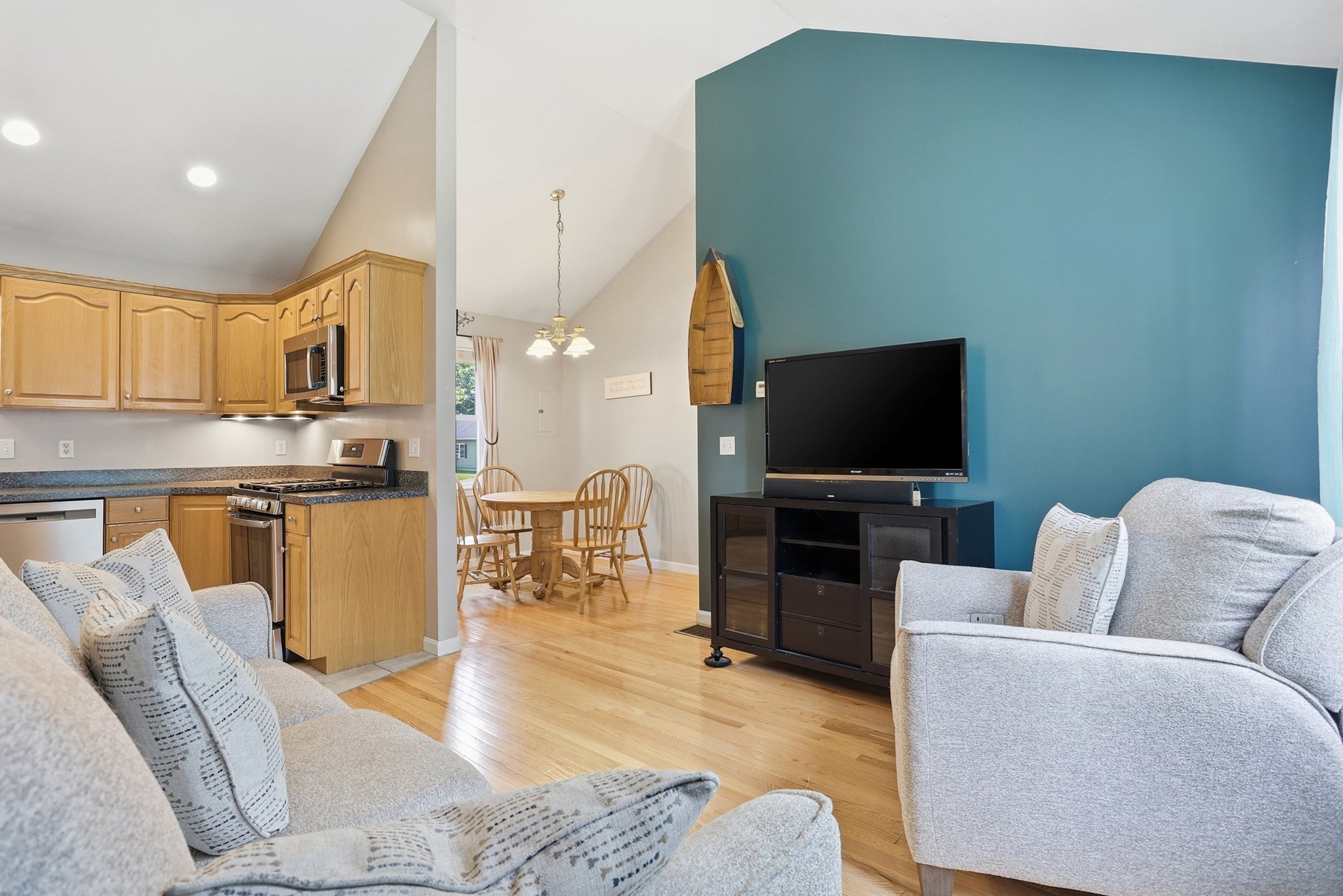 6 Oak Road Littleton, MA 01460 - Photo 10 of 29 Gallery Image 10