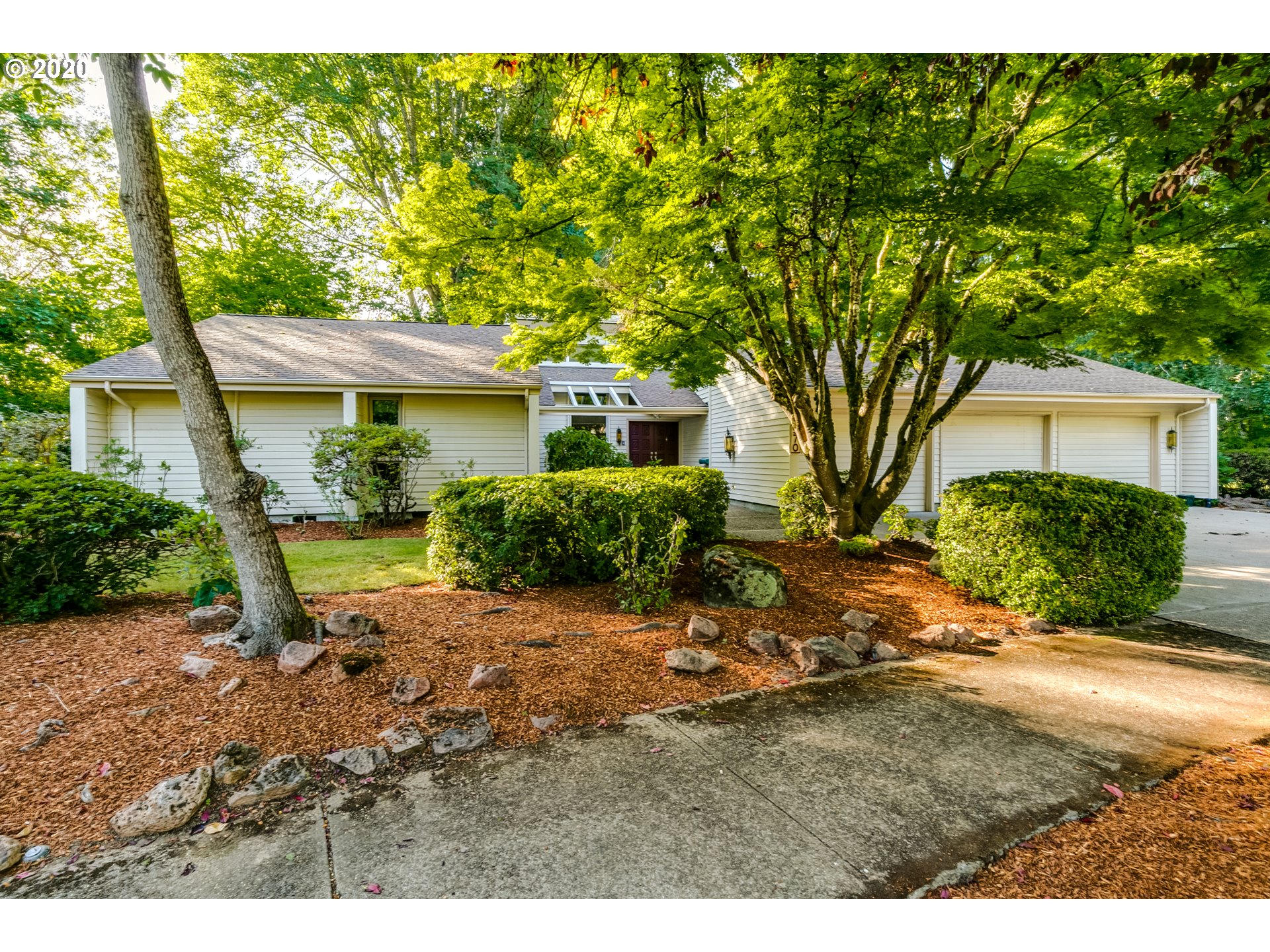 970 St Andrews Drive Eugene, OR 97401 - Photo 2 of 25