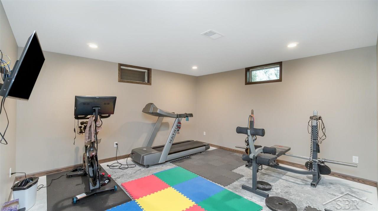 2258 South Duncan Road Midland, MI 48640 - Photo 31 of 35 50057800-30.JPG