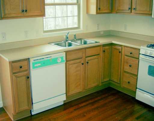 2426 E Rochester Road Franklin Park, PA 15143 - Photo 4 of 7 Kitchen.