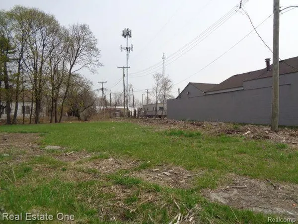 $16,108 | 11638 St Louis Street, Hamtramck, MI 48212