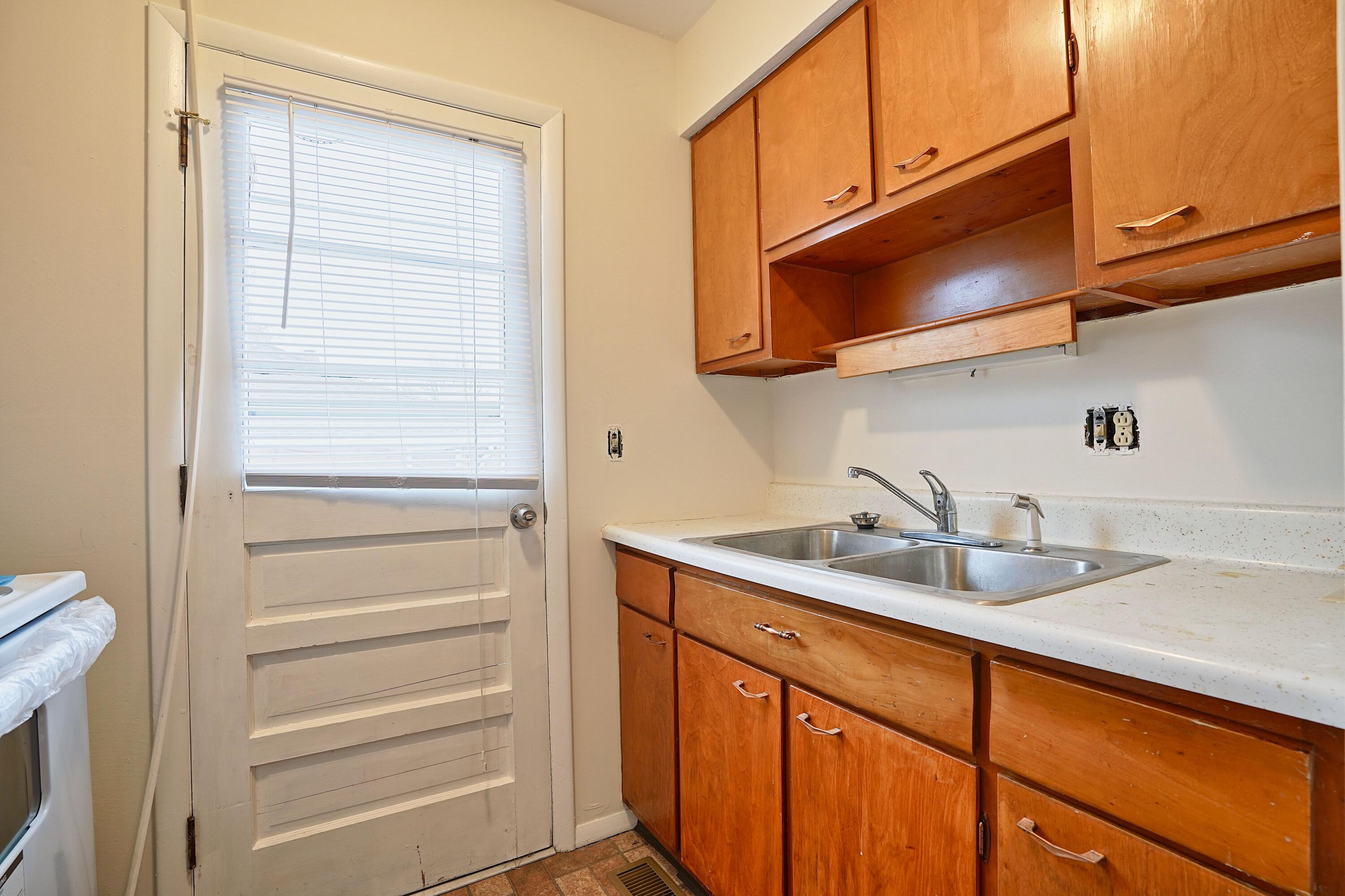 4352 Sunray Road Dayton, OH 45429 - Photo 17 of 27