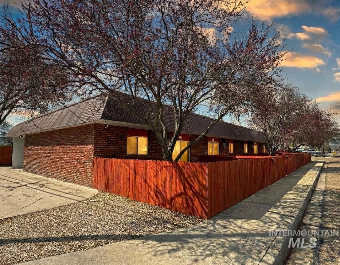 160 Northwest 3rd Street Ontario, OR 97914 - Photo 1 of 8