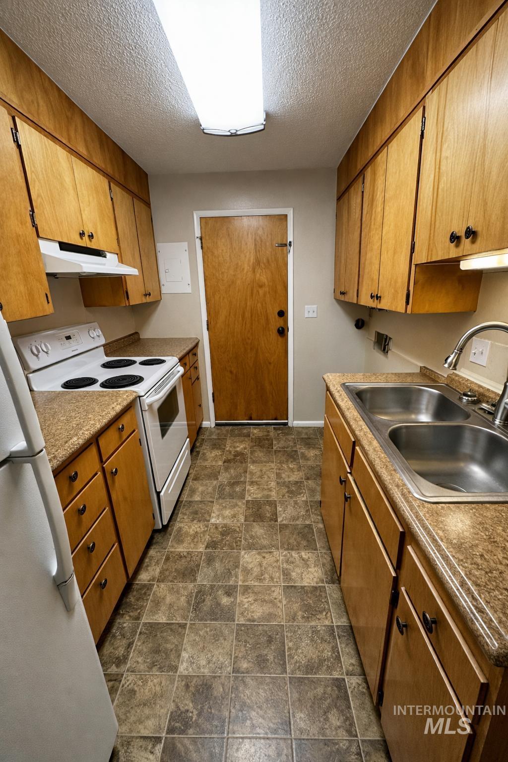 160 Northwest 3rd Street Ontario, OR 97914 - Photo 6 of 8