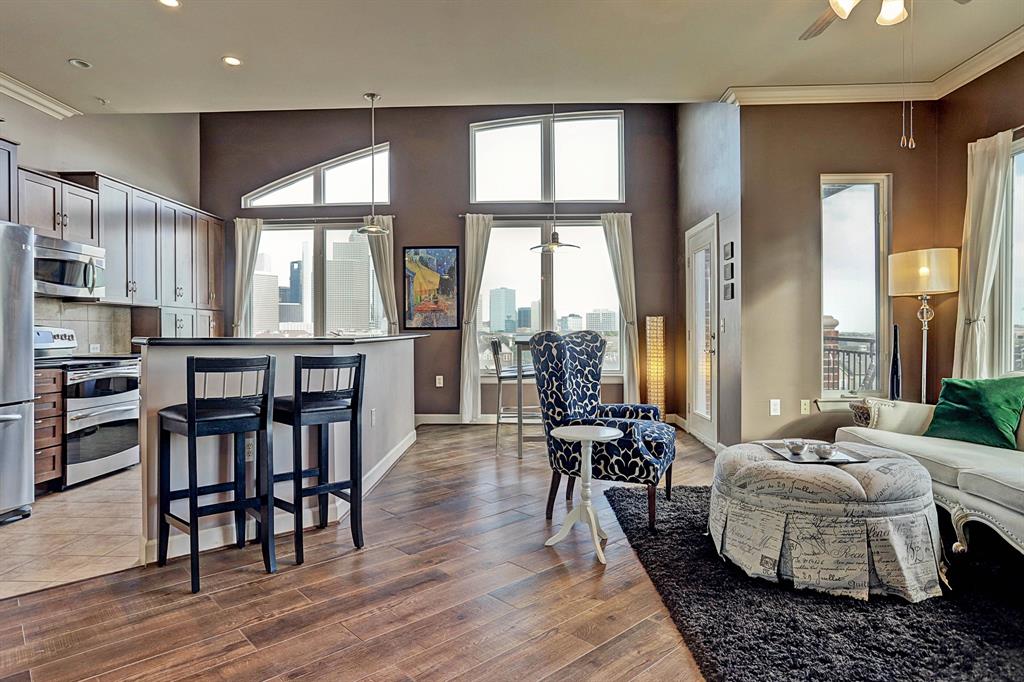 1900 Genesee St Unit 401  