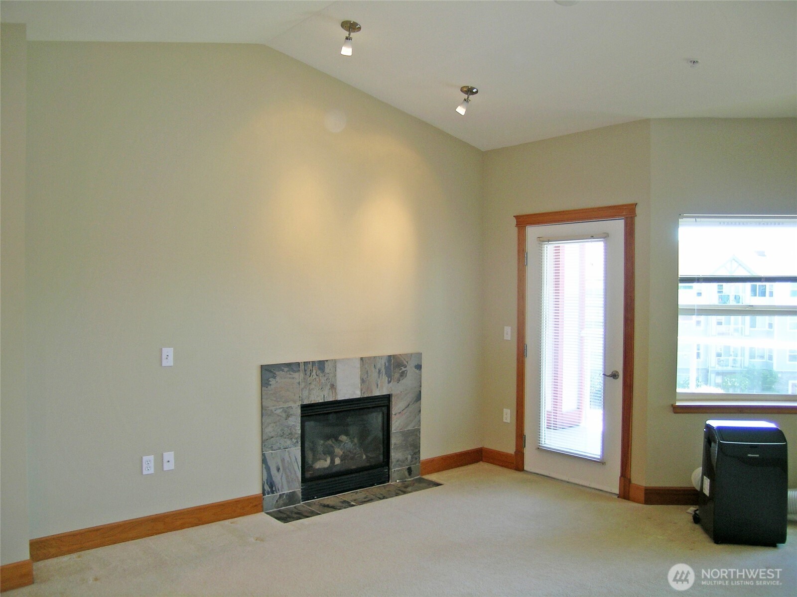 255 West Bakerview Road, Unit 401 Bellingham, WA 98226 - Photo 2 of 23