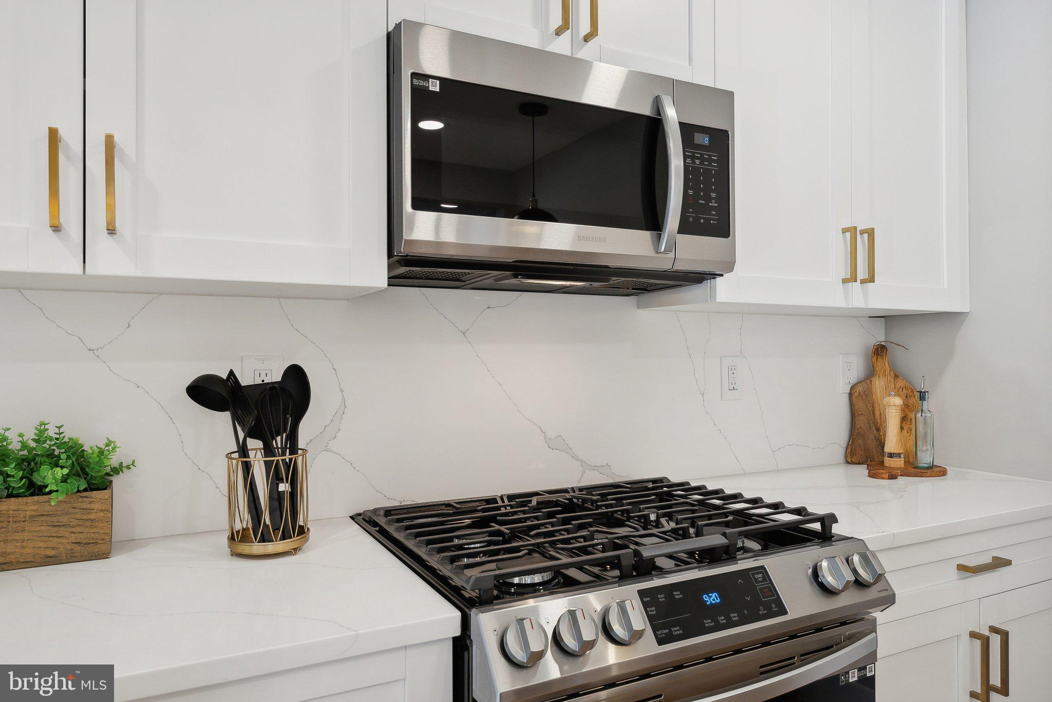 2414 Phillips Drive Alexandria, VA 22306 - Photo 17 of 43