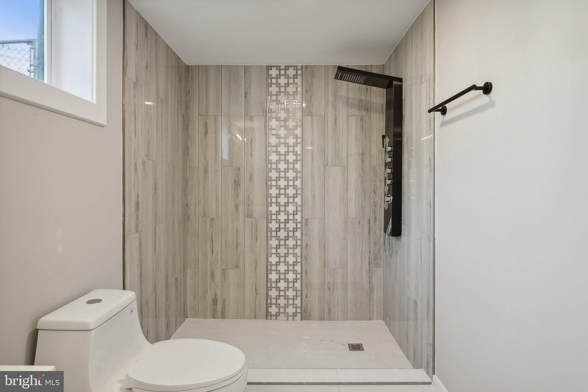 2414 Phillips Drive Alexandria, VA 22306 - Photo 36 of 43