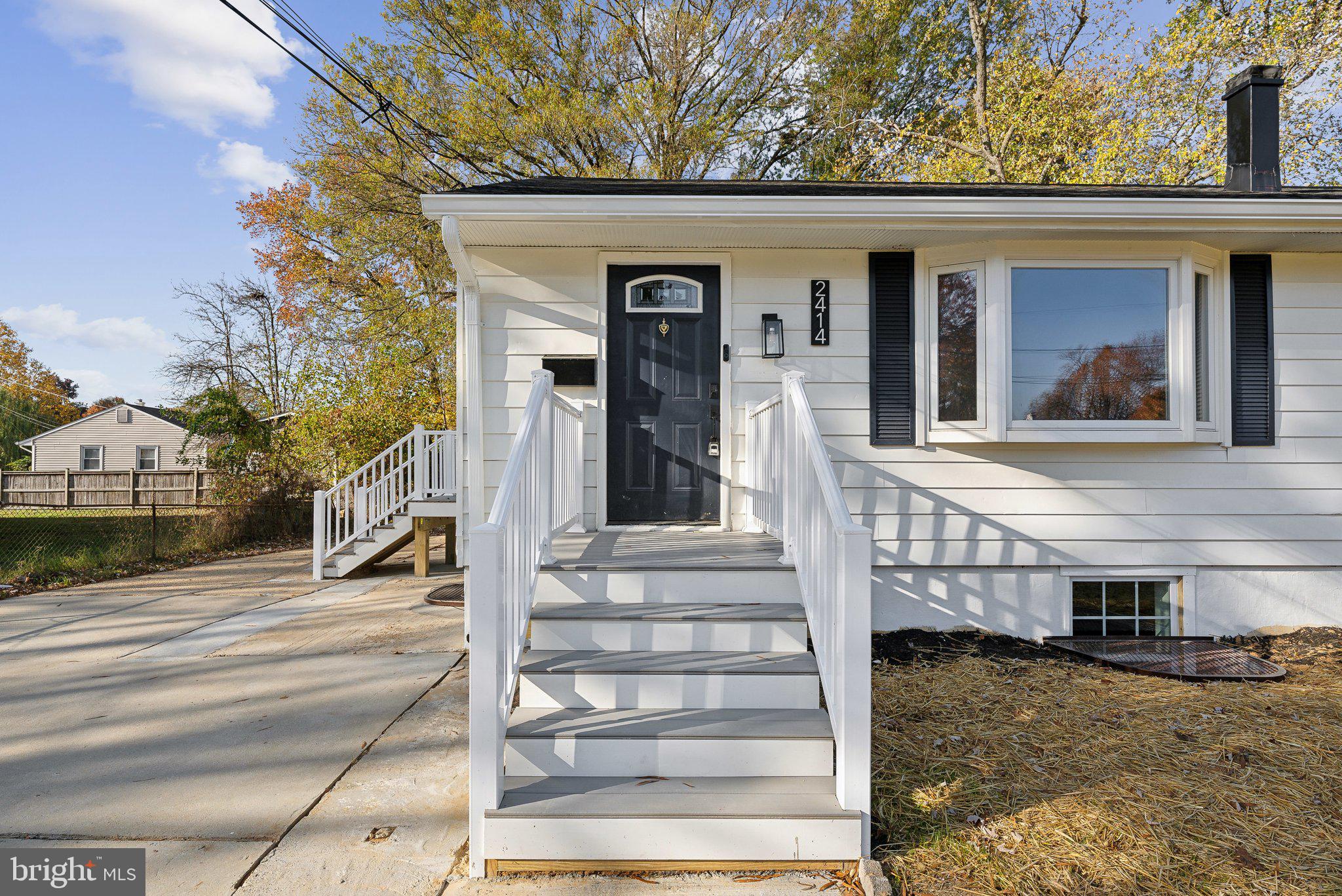 2414 Phillips Drive Alexandria, VA 22306 - Photo 4 of 43