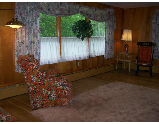 382 Franklin Road Fitchburg, MA 01420 - Photo 5 of 9 Gallery Image 5