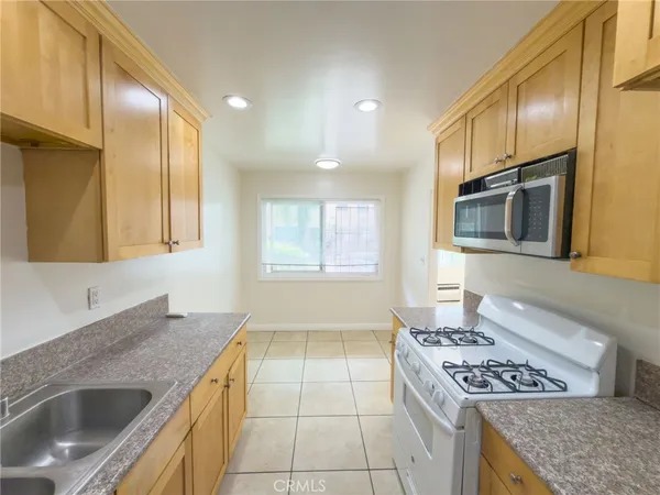 $374,000 | 3030 Vineland Avenue, Unit 3, Baldwin Park, CA 91706