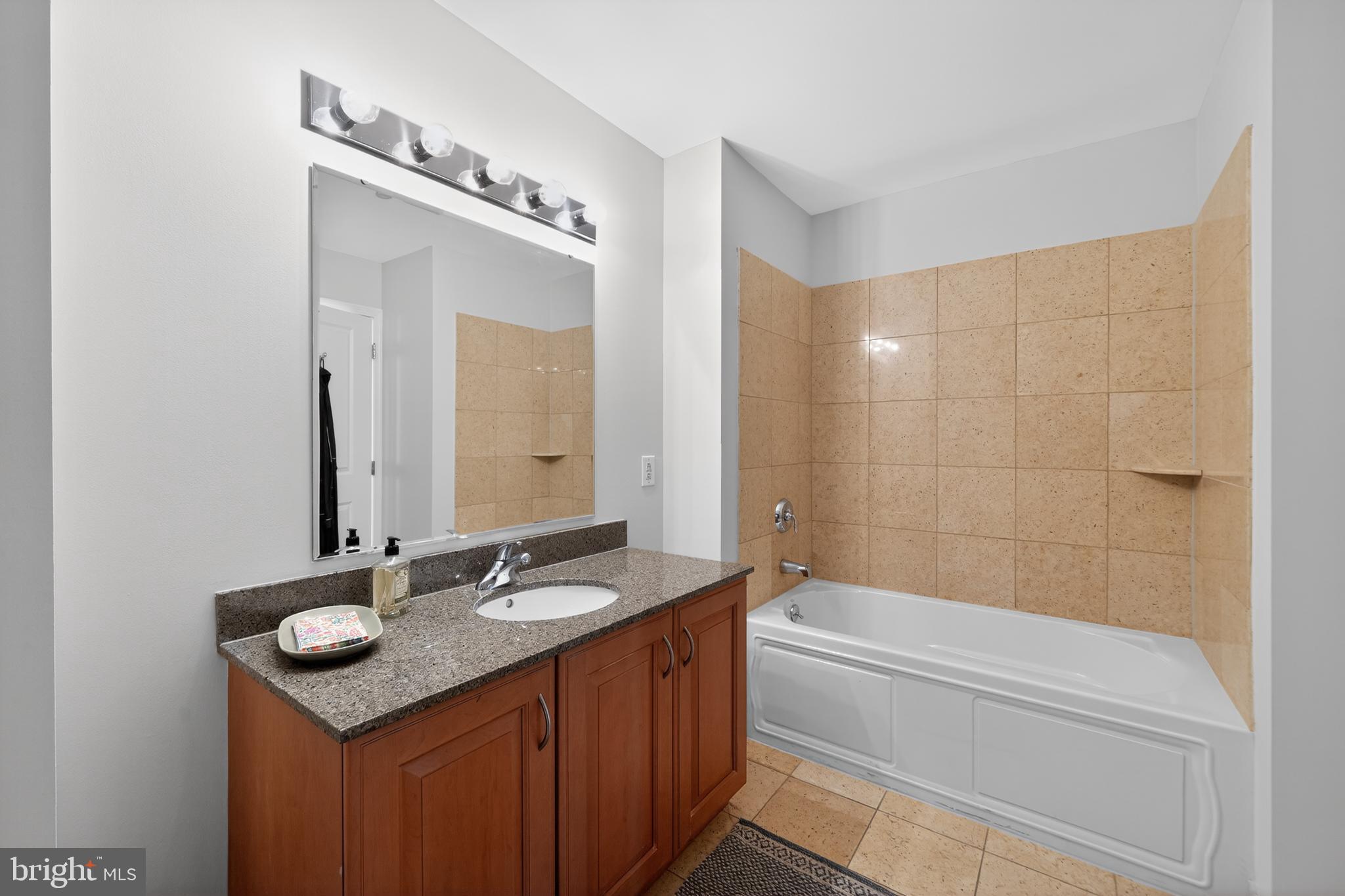 901 North Penn Street, Unit R1604 Philadelphia, PA 19123 - Photo 14 of 22