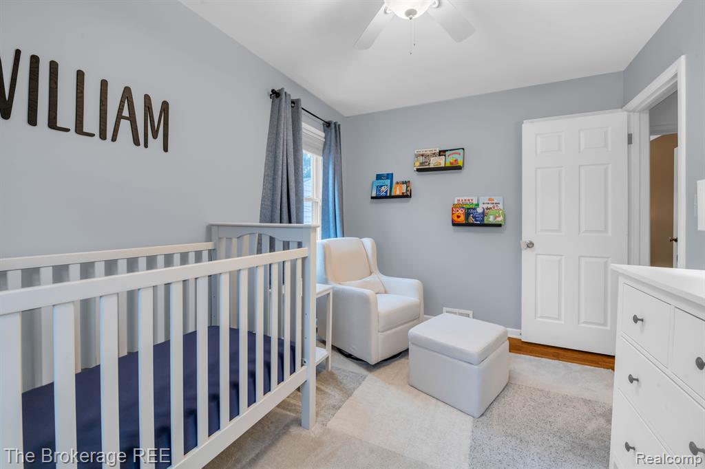 3663 Rockingham Road Royal Oak, MI 48073 - Photo 12 of 34